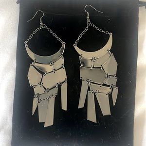 Beautiful funky earrings 🖤